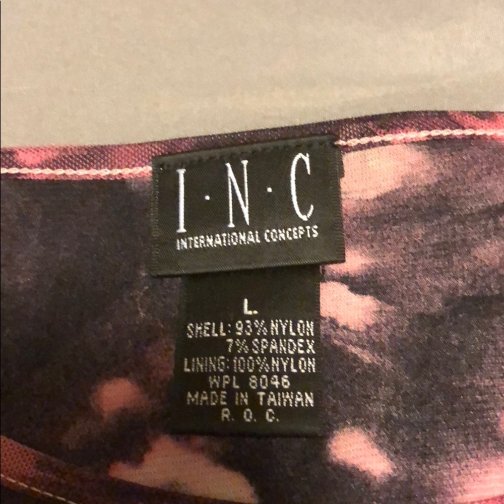 Floral Top - Picture 4 of 5